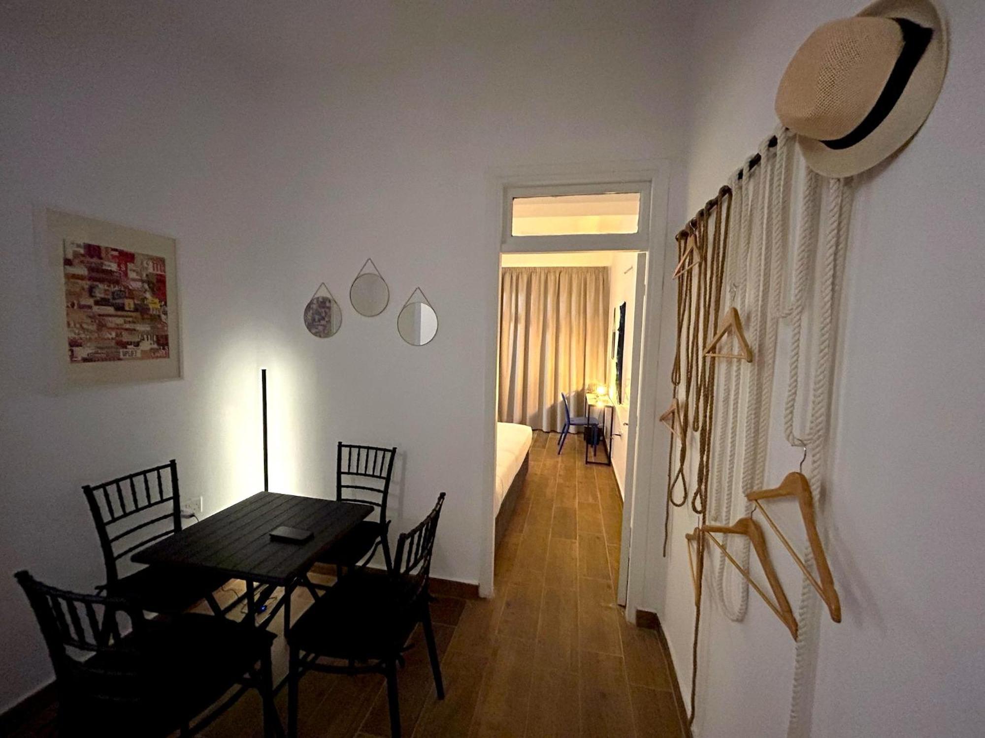Queen Regina Suites By Platform 357 ニコシア エクステリア 写真